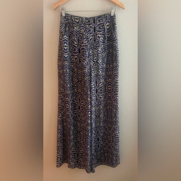 ASTR Women’s Blue & White Abstract Print Pants with pockets. Size small - Picture 1 of 3